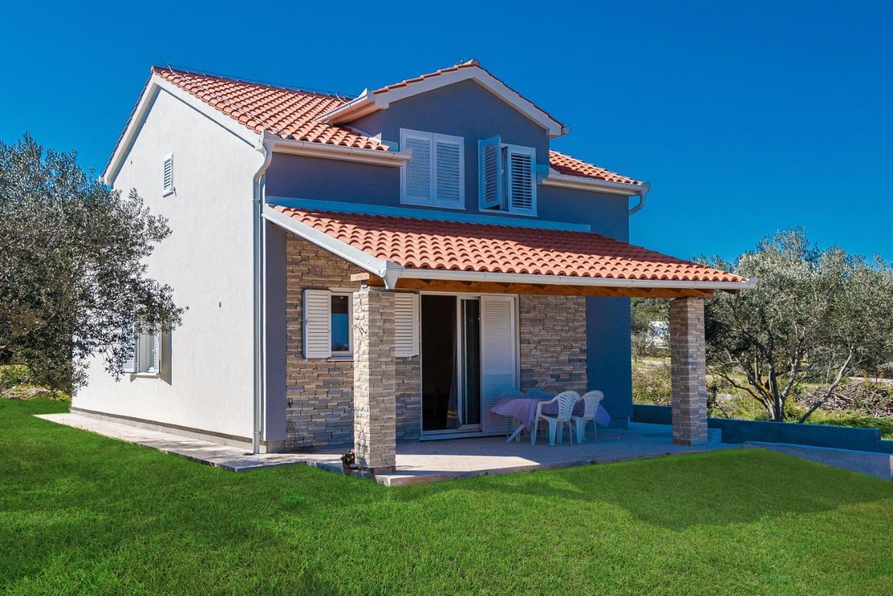Villa Charm Tkon Luaran gambar